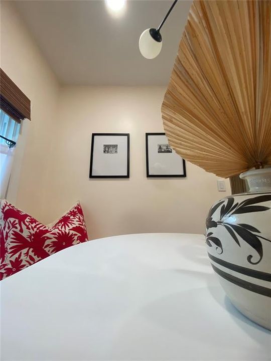 For Rent: $1,800 (2 beds, 1 baths, 1100 Square Feet)