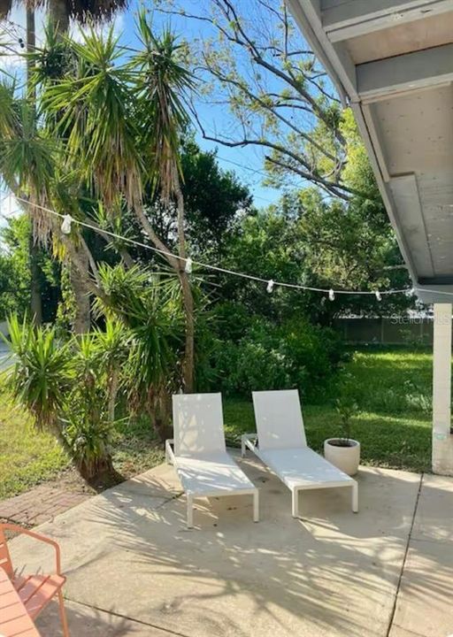 For Rent: $1,800 (2 beds, 1 baths, 1100 Square Feet)