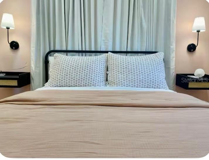 For Rent: $1,800 (2 beds, 1 baths, 1100 Square Feet)