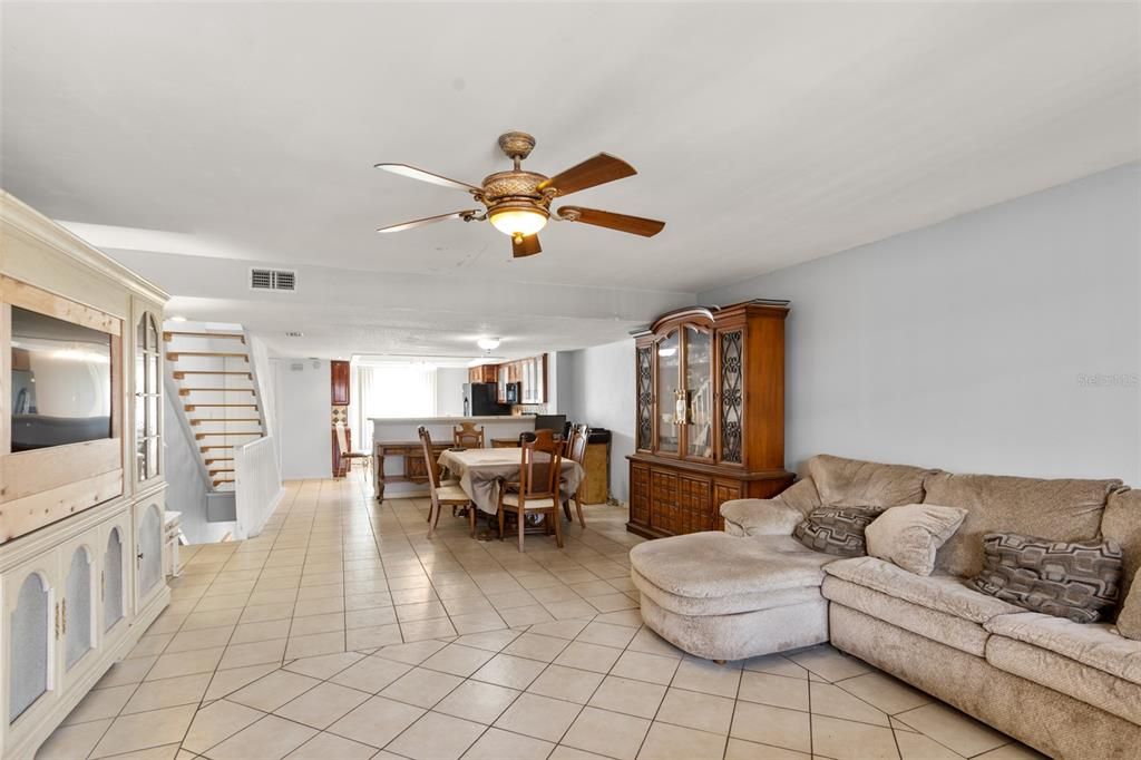 На продажу: $415,000 (2 спален, 2 ванн, 1650 Квадратных фут)