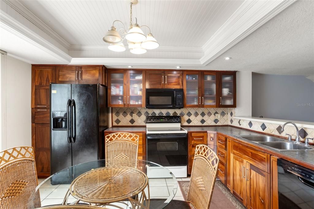 На продажу: $415,000 (2 спален, 2 ванн, 1650 Квадратных фут)