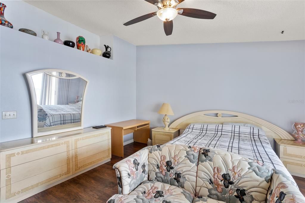 На продажу: $415,000 (2 спален, 2 ванн, 1650 Квадратных фут)