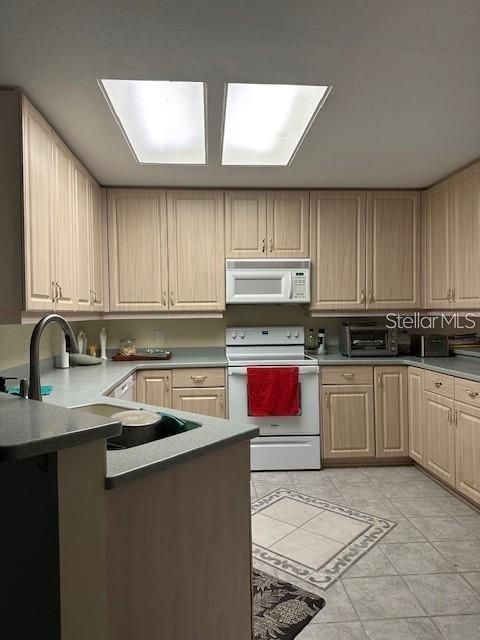 For Sale: $350,000 (3 beds, 2 baths, 2198 Square Feet)