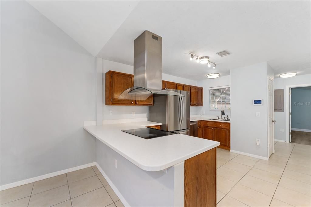 Active With Contract: $195,000 (2 beds, 2 baths, 1203 Square Feet)