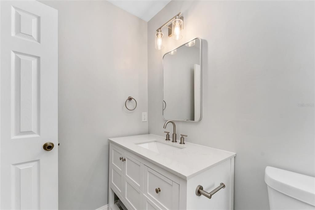 Active With Contract: $195,000 (2 beds, 2 baths, 1203 Square Feet)