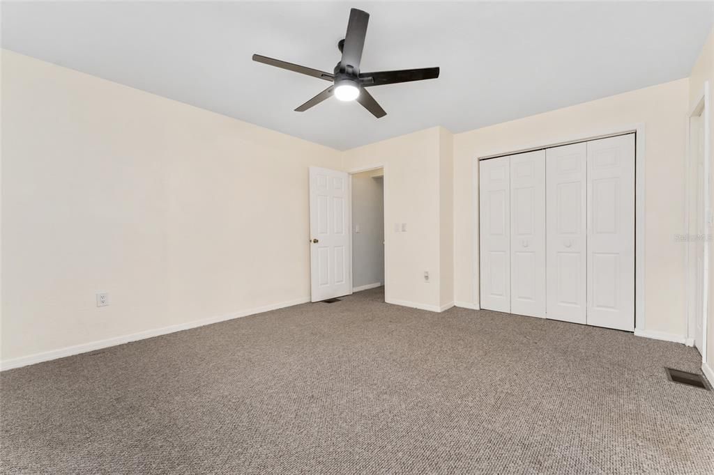 Active With Contract: $195,000 (2 beds, 2 baths, 1203 Square Feet)