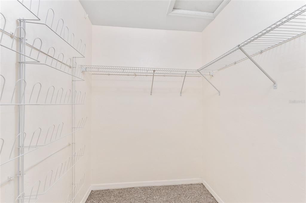 Active With Contract: $195,000 (2 beds, 2 baths, 1203 Square Feet)