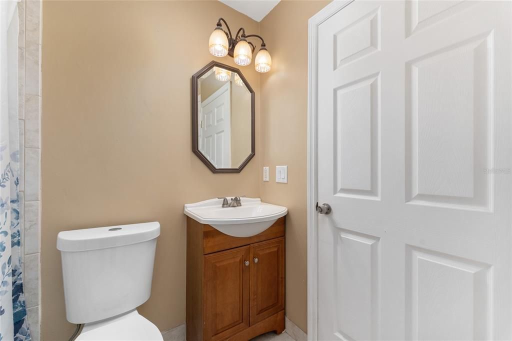 Active With Contract: $195,000 (2 beds, 2 baths, 1203 Square Feet)