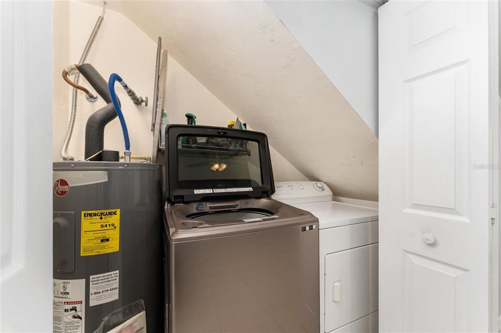 Active With Contract: $195,000 (2 beds, 2 baths, 1203 Square Feet)