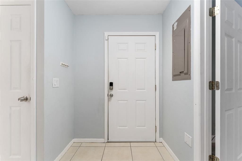 Active With Contract: $195,000 (2 beds, 2 baths, 1203 Square Feet)