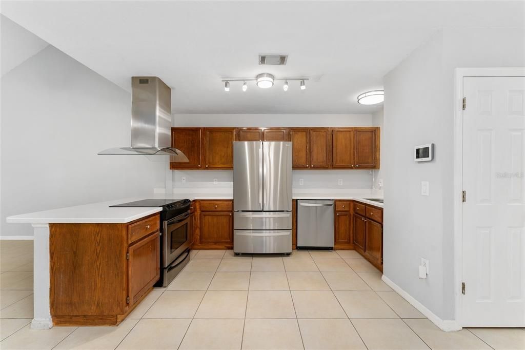 Active With Contract: $195,000 (2 beds, 2 baths, 1203 Square Feet)