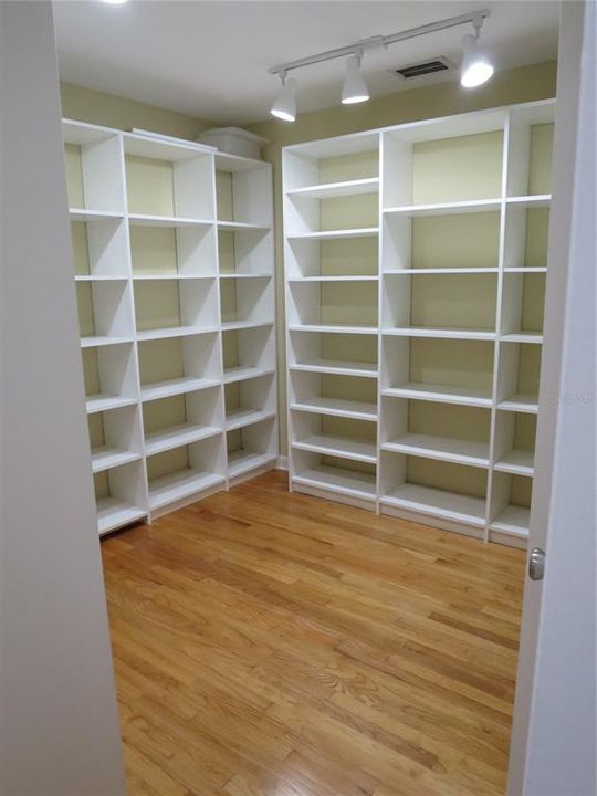 En Venta: $695,500 (0 camas, 0 baños, 1656 Pies cuadrados)