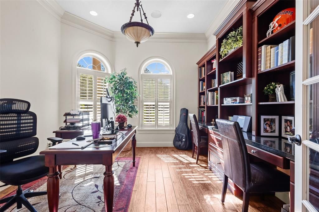 For Sale: $1,275,000 (6 beds, 4 baths, 4250 Square Feet)