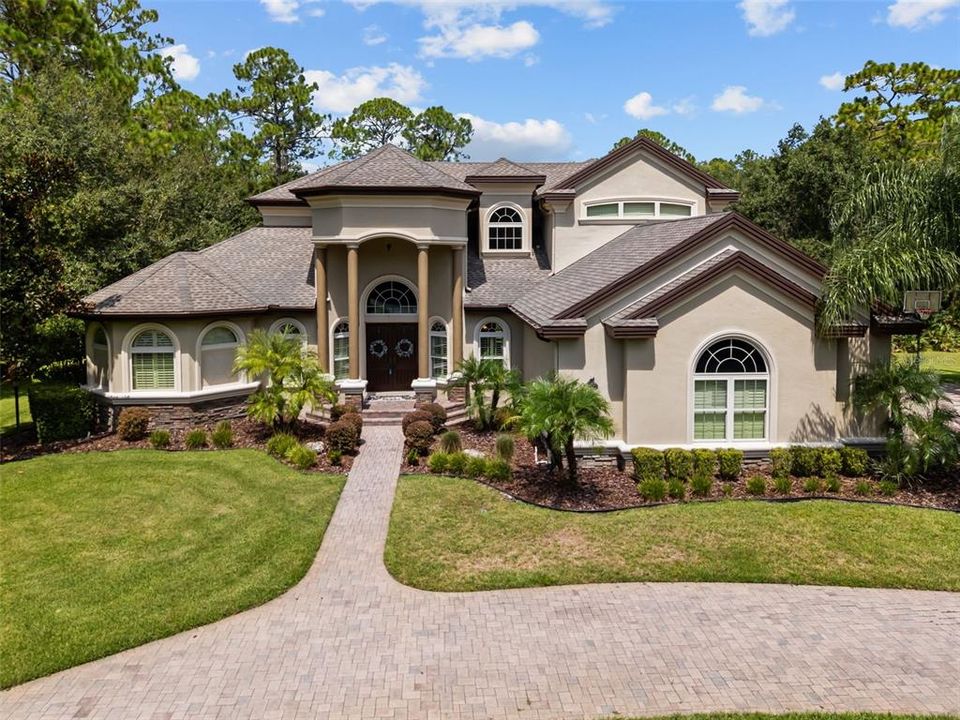 For Sale: $1,275,000 (6 beds, 4 baths, 4250 Square Feet)