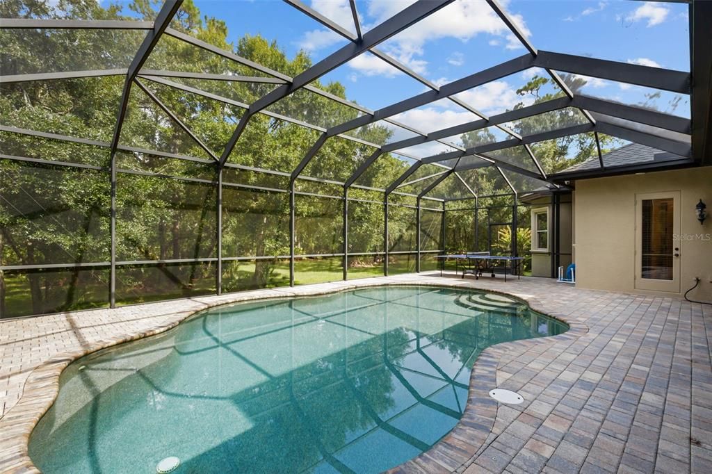 For Sale: $1,275,000 (6 beds, 4 baths, 4250 Square Feet)