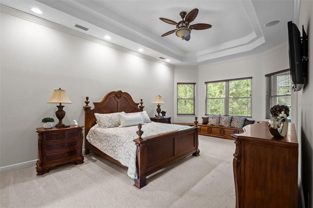 For Sale: $1,275,000 (6 beds, 4 baths, 4250 Square Feet)