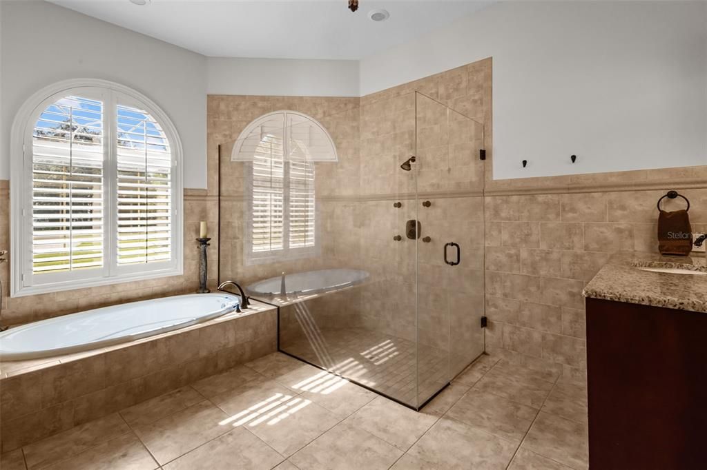 For Sale: $1,275,000 (6 beds, 4 baths, 4250 Square Feet)