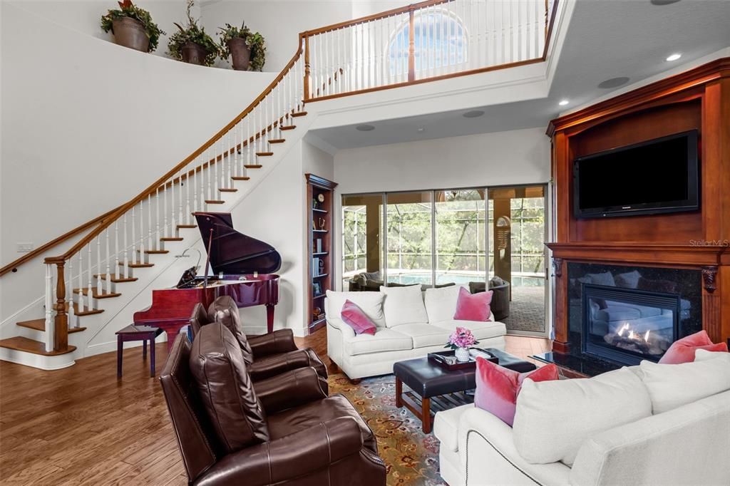 For Sale: $1,275,000 (6 beds, 4 baths, 4250 Square Feet)