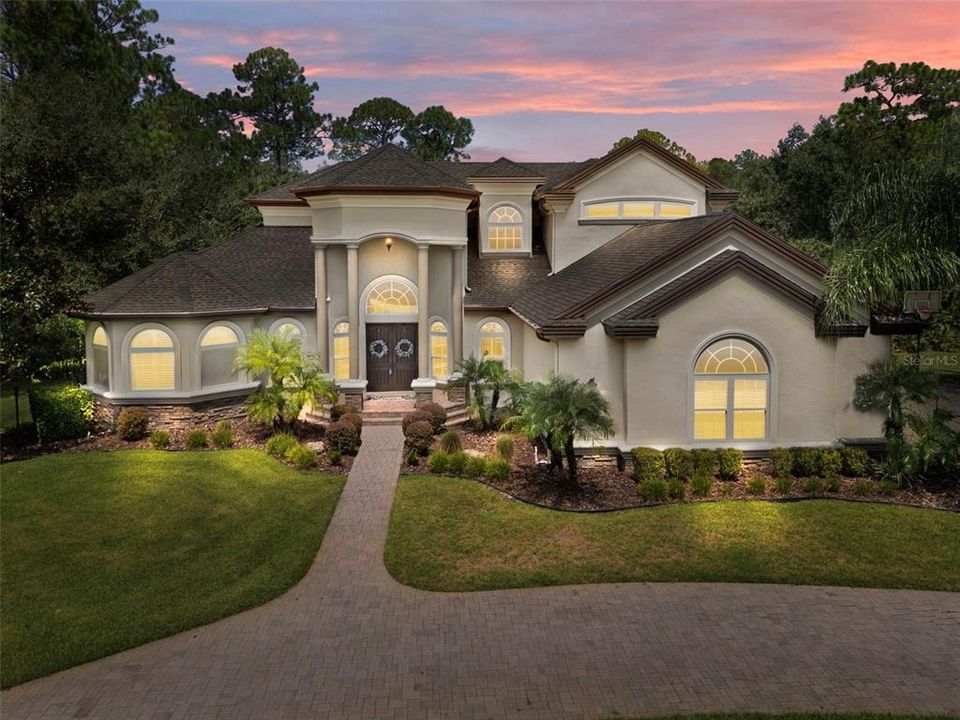 For Sale: $1,275,000 (6 beds, 4 baths, 4250 Square Feet)