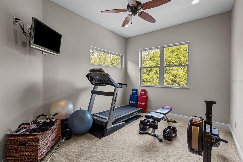 For Sale: $1,275,000 (6 beds, 4 baths, 4250 Square Feet)