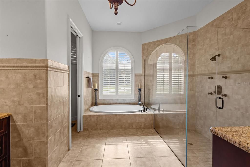 For Sale: $1,275,000 (6 beds, 4 baths, 4250 Square Feet)