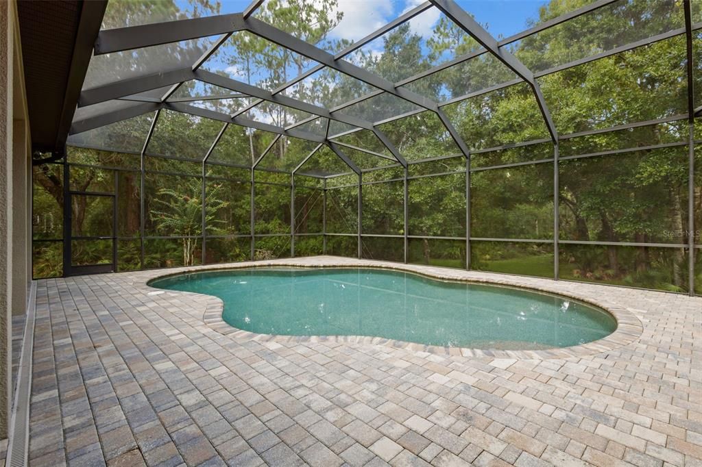 For Sale: $1,275,000 (6 beds, 4 baths, 4250 Square Feet)