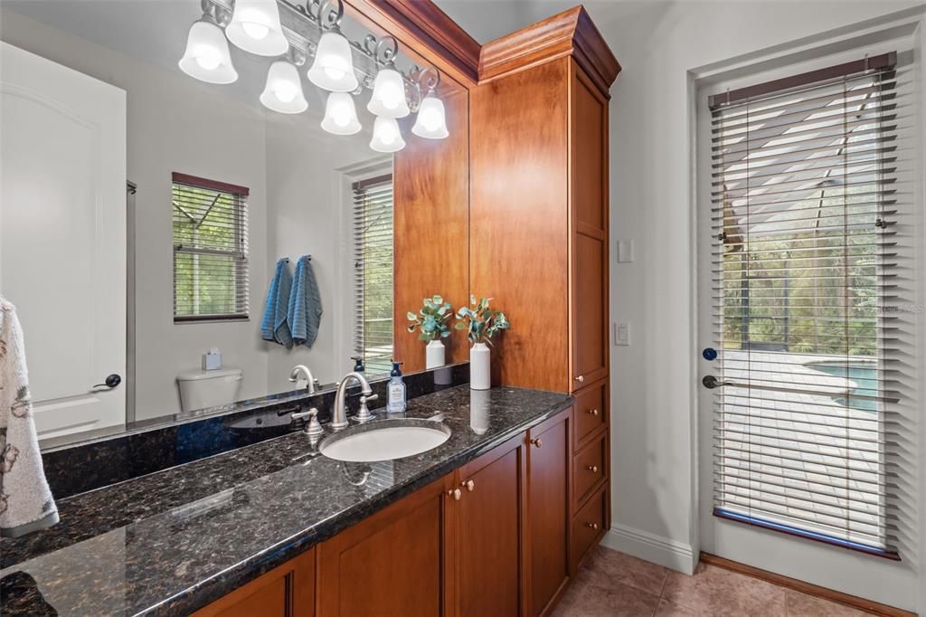 For Sale: $1,275,000 (6 beds, 4 baths, 4250 Square Feet)