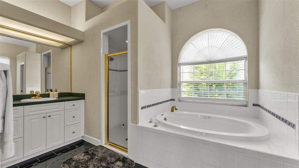 На продажу: $469,000 (4 спален, 3 ванн, 2374 Квадратных фут)