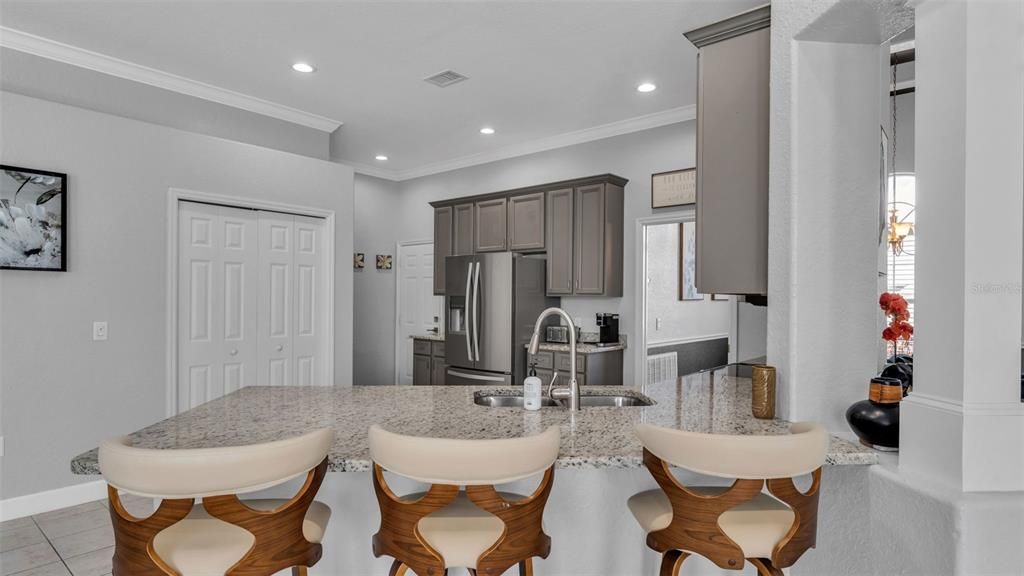 На продажу: $469,000 (4 спален, 3 ванн, 2374 Квадратных фут)