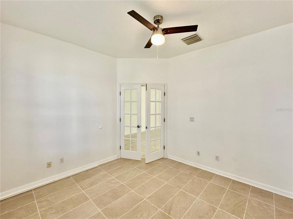 Active With Contract: $2,600 (3 beds, 2 baths, 2042 Square Feet)