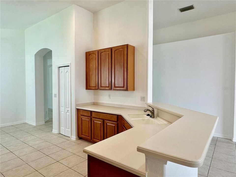 Active With Contract: $2,600 (3 beds, 2 baths, 2042 Square Feet)