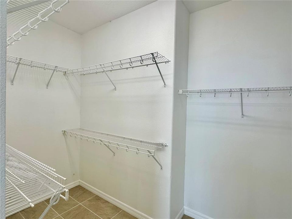 Active With Contract: $2,600 (3 beds, 2 baths, 2042 Square Feet)
