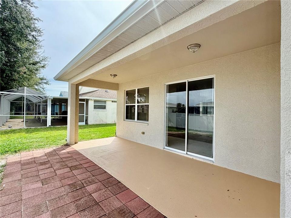 Active With Contract: $2,600 (3 beds, 2 baths, 2042 Square Feet)