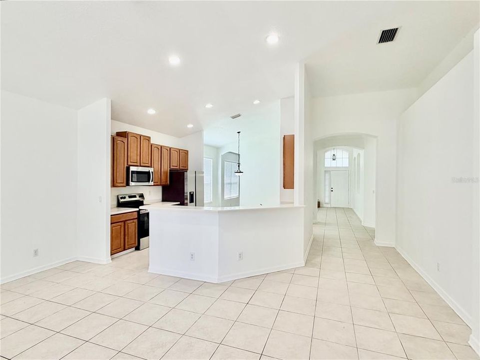 Active With Contract: $2,600 (3 beds, 2 baths, 2042 Square Feet)