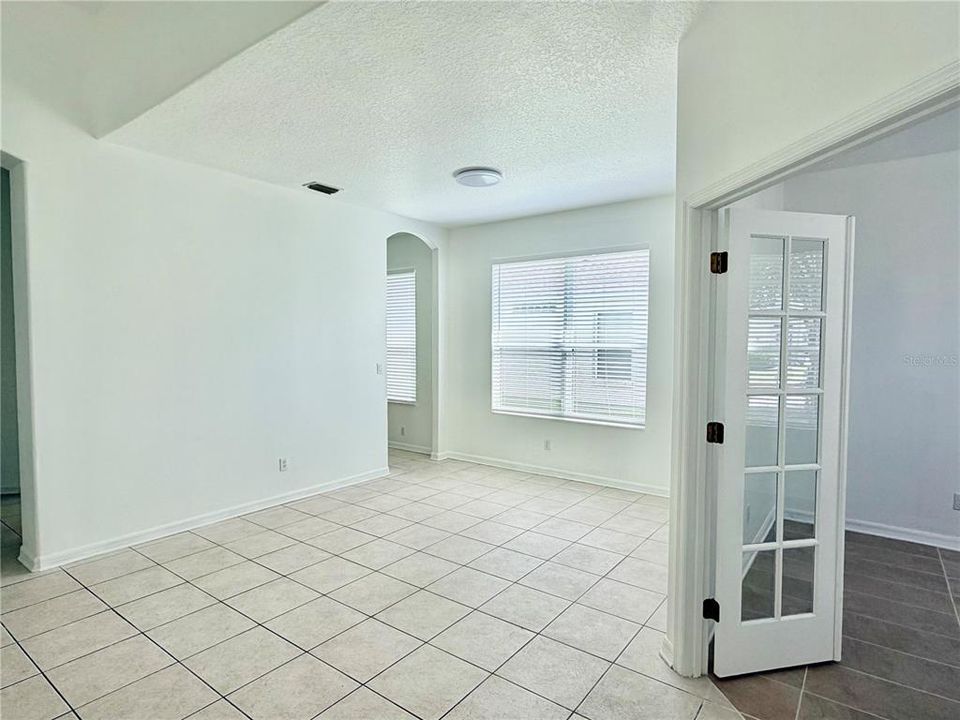 Active With Contract: $2,600 (3 beds, 2 baths, 2042 Square Feet)