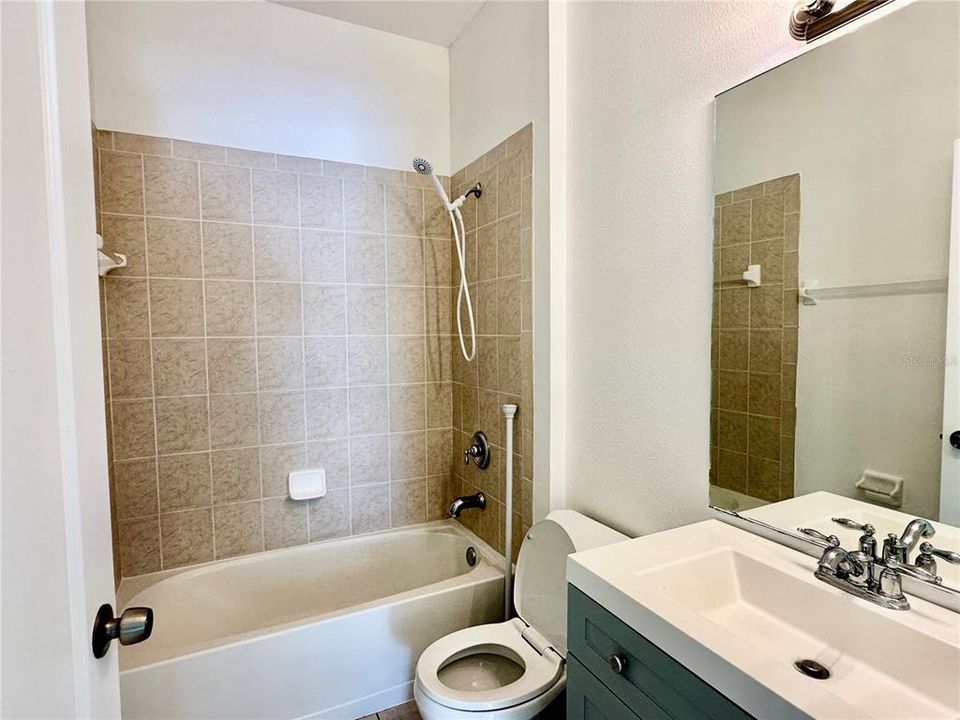 Active With Contract: $2,600 (3 beds, 2 baths, 2042 Square Feet)