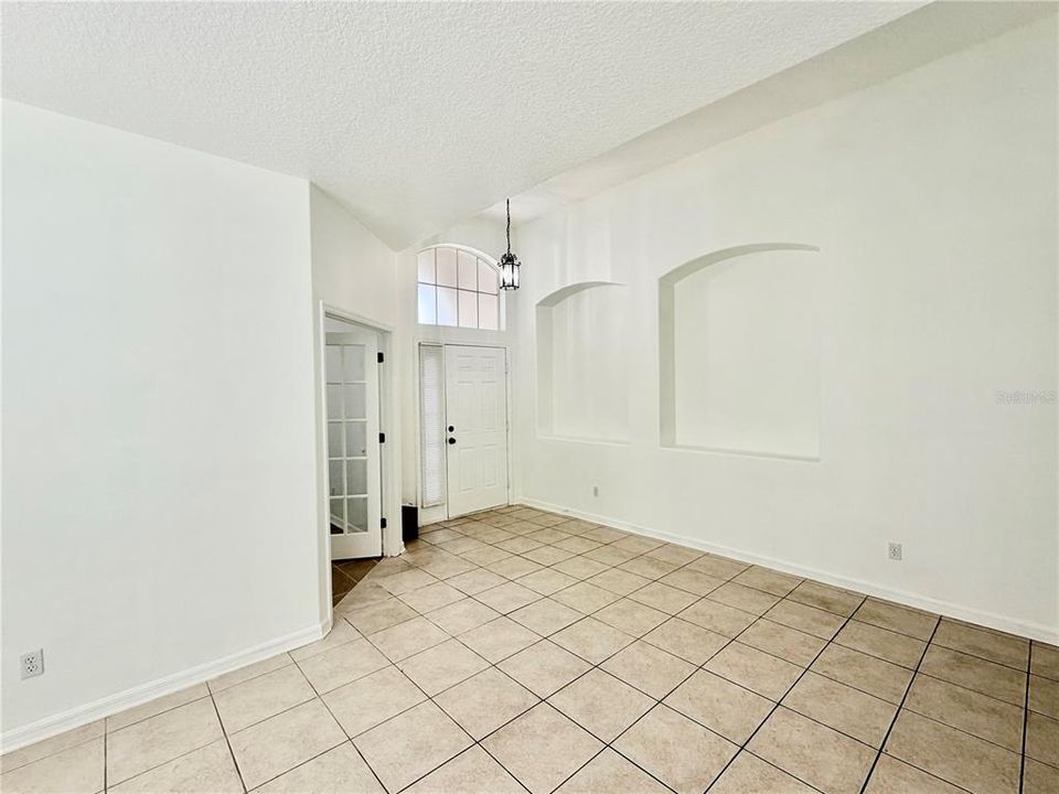 Active With Contract: $2,600 (3 beds, 2 baths, 2042 Square Feet)