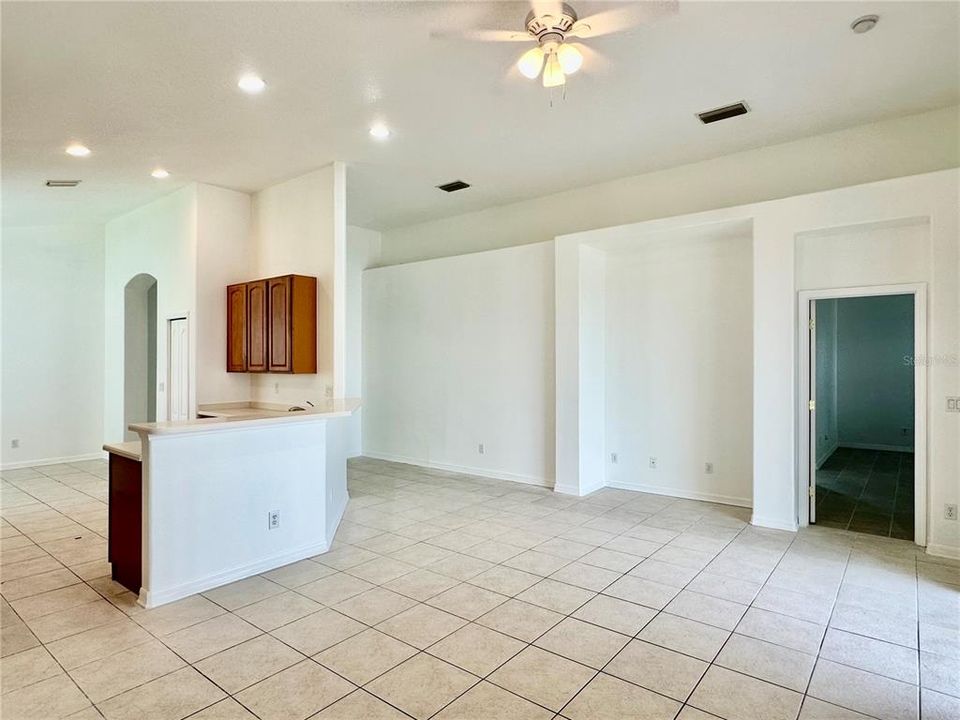 Active With Contract: $2,600 (3 beds, 2 baths, 2042 Square Feet)