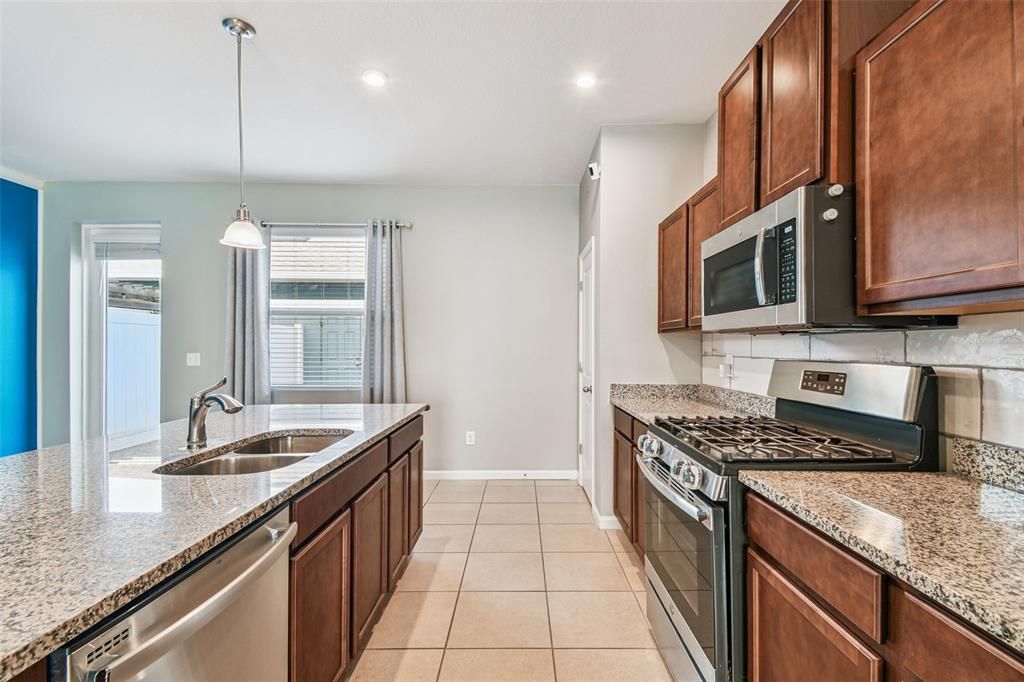 En Venta: $345,000 (3 camas, 2 baños, 1582 Pies cuadrados)