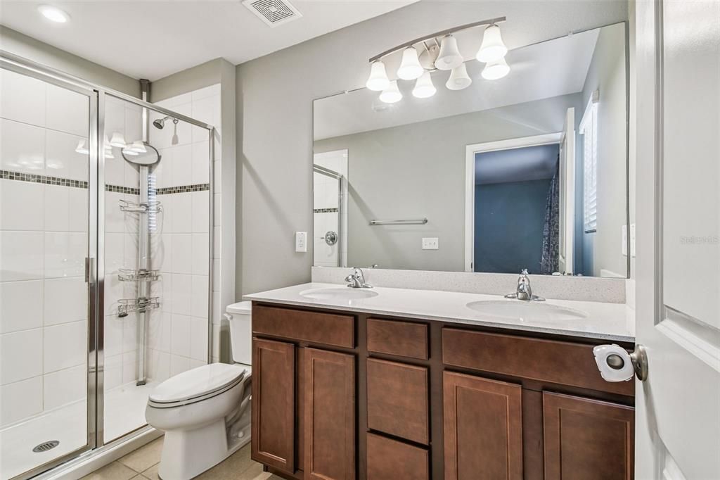 En Venta: $345,000 (3 camas, 2 baños, 1582 Pies cuadrados)