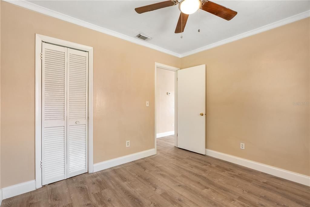 待售: $175,000 (2 贝兹, 1 浴室, 621 平方英尺)