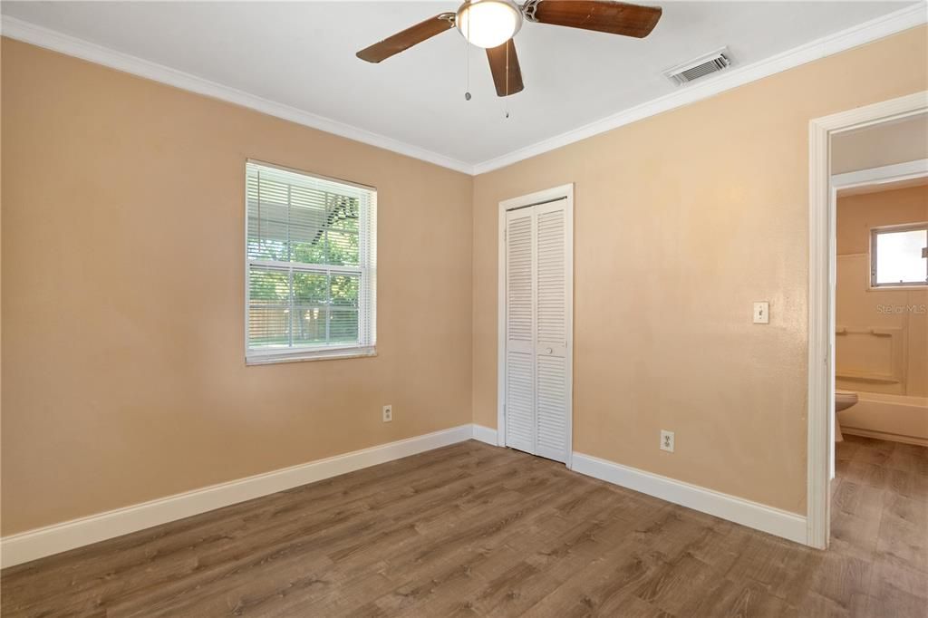 待售: $175,000 (2 贝兹, 1 浴室, 621 平方英尺)