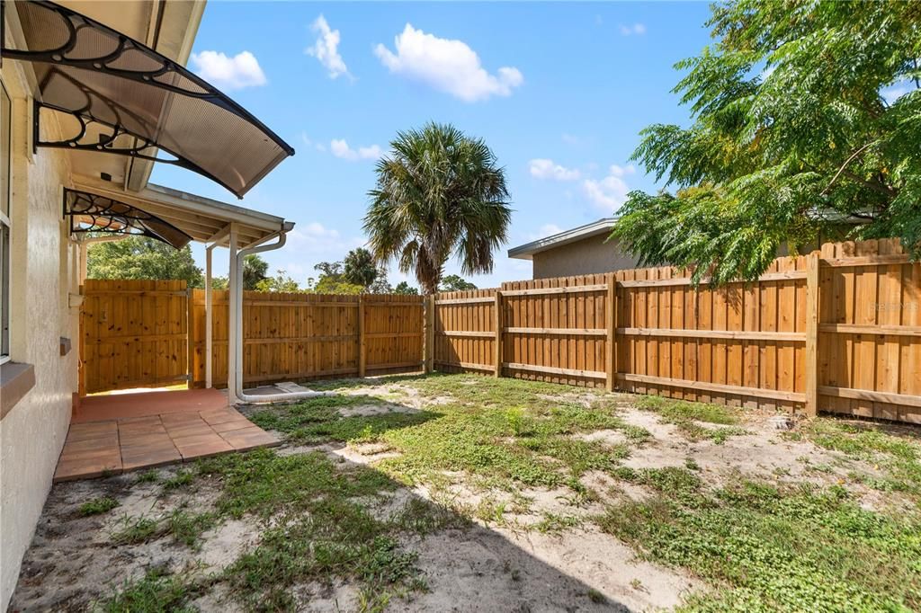 待售: $175,000 (2 贝兹, 1 浴室, 621 平方英尺)