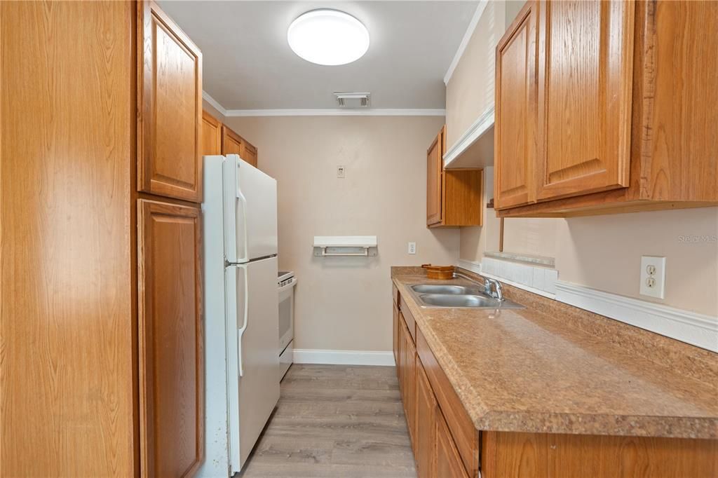 待售: $175,000 (2 贝兹, 1 浴室, 621 平方英尺)