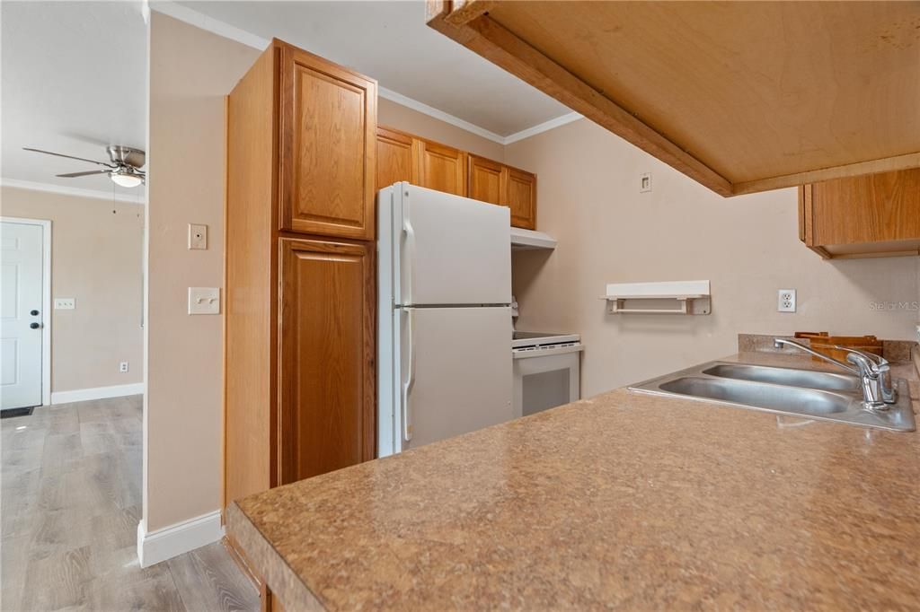 待售: $175,000 (2 贝兹, 1 浴室, 621 平方英尺)