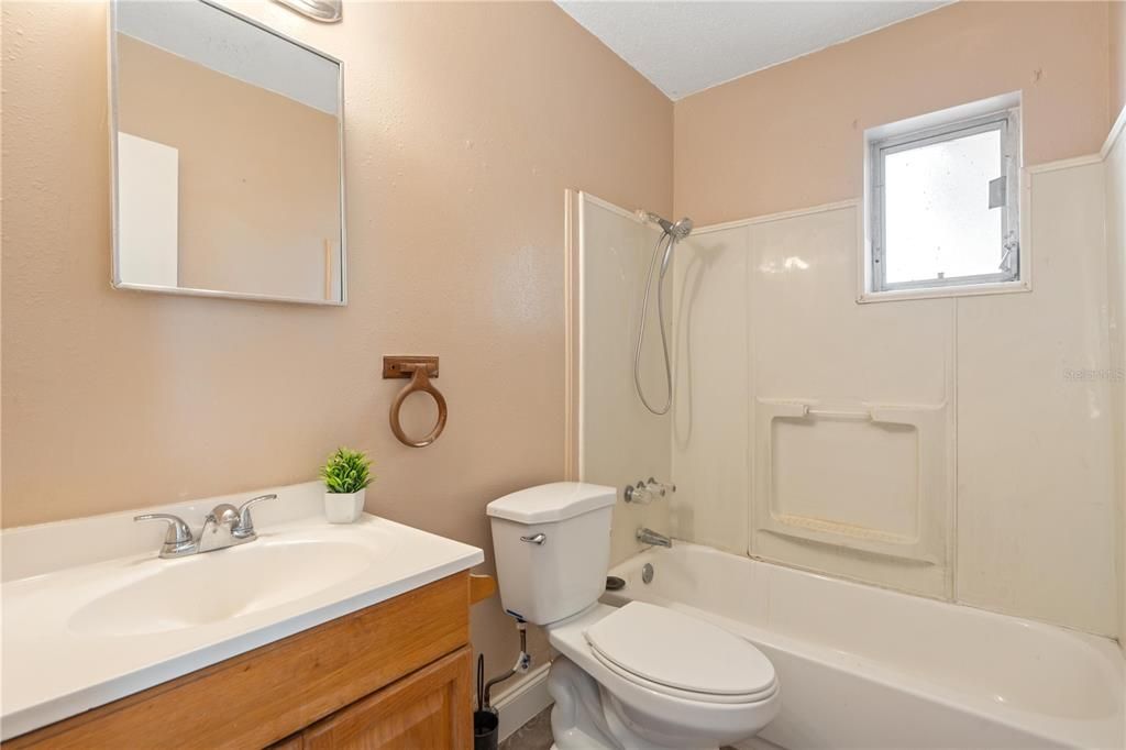 待售: $175,000 (2 贝兹, 1 浴室, 621 平方英尺)