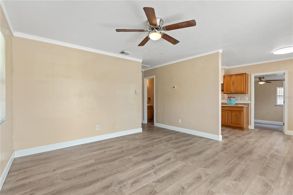 待售: $175,000 (2 贝兹, 1 浴室, 621 平方英尺)