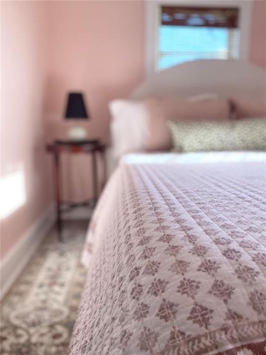 For Sale: $267,300 (2 beds, 1 baths, 1100 Square Feet)