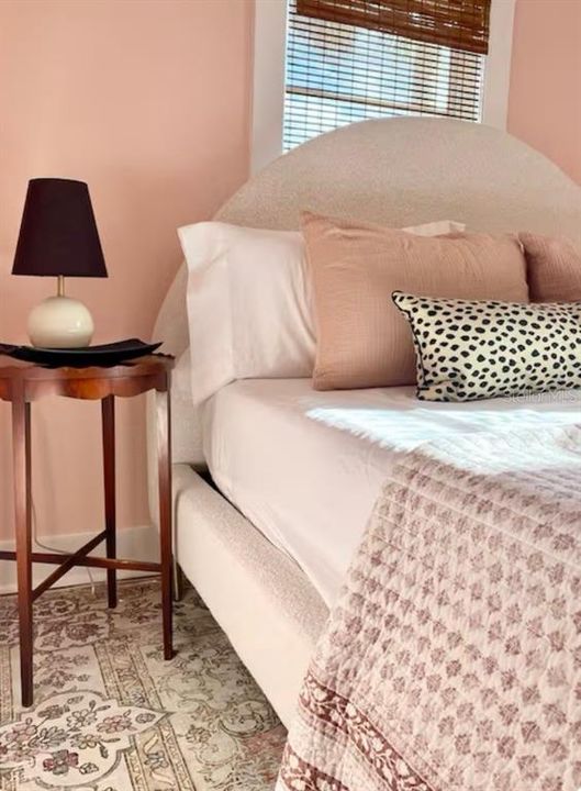 For Sale: $267,300 (2 beds, 1 baths, 1100 Square Feet)