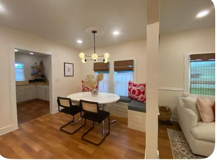 For Sale: $267,300 (2 beds, 1 baths, 1100 Square Feet)